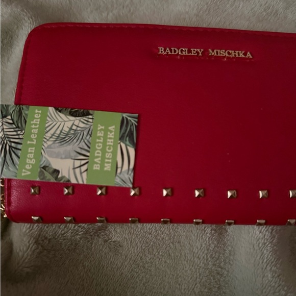 Badgley Mischka Red Vegan Leather Wallet - Picture 3 of 9